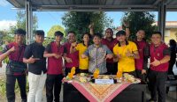 Personel Satreskrim Polres Bangka Barat Unjuk Gigi Lomba Masak Nasi Goreng Udang Bakar Madu