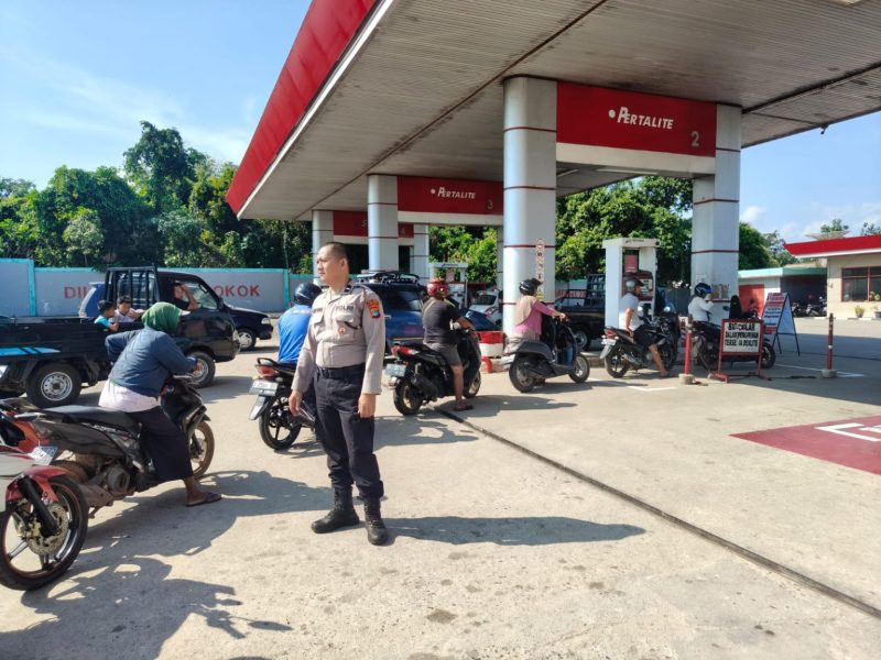 Cegah Penimbunan BBM Subsidi, Polres Bateng Awasi Antrean SPBU Koba dan Nibung