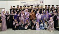 Menginspirasi di Usia Senja, Sekolah Lansia Salimah Bangka Selatan Sukses Wisuda Angkatan ke-2