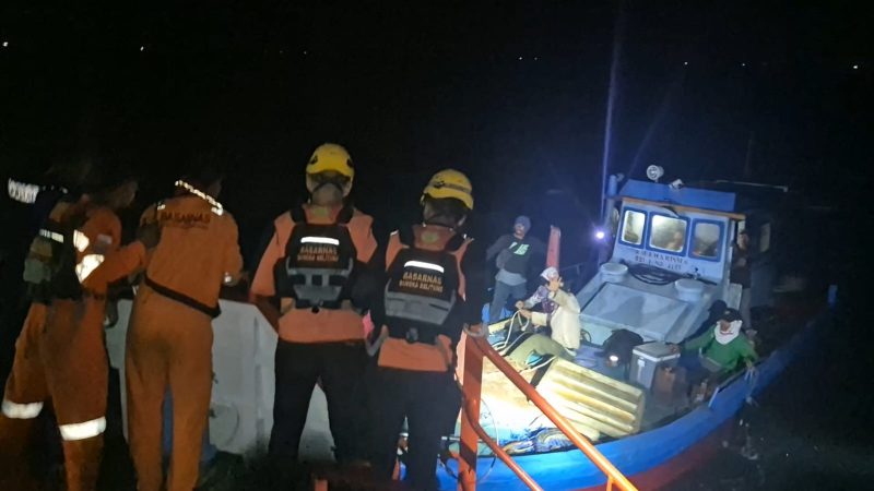 BBM Tercampur Air, 8 ABK dan Anak 10 Tahun Terombang Ambing di Perairan Rebo