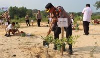 Investasi Lingkungan, Polres Bangka Barat Tanam Pohon di Hari Bhayangkara ke-80