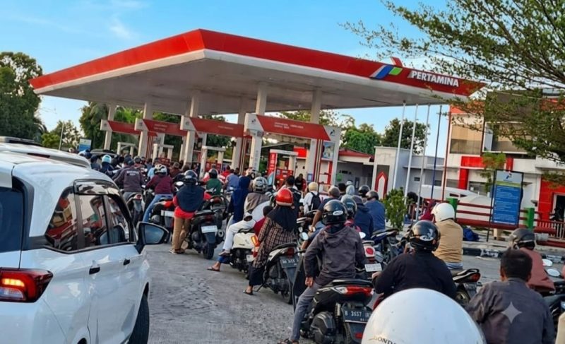 Pertamina Babel Ungkap Penyebab Antrean Panjang di SPBU