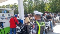 Satlantas Polres Belitung Hadir di SPBU: Pastikan Kelancaran Antrean BBM