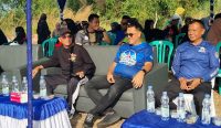 Ajak Warga Mentok Gotong Royong Bersih Pantai, Demokrat Babel Bagi-Bagi 25 Paket Umrah Gratis
