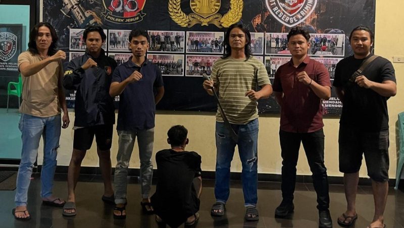 Sembunyi di Pondok Kebun usai Aniaya Mahasiswi, Angga Taipei Tak Berkutik Diciduk Polsek Jebus