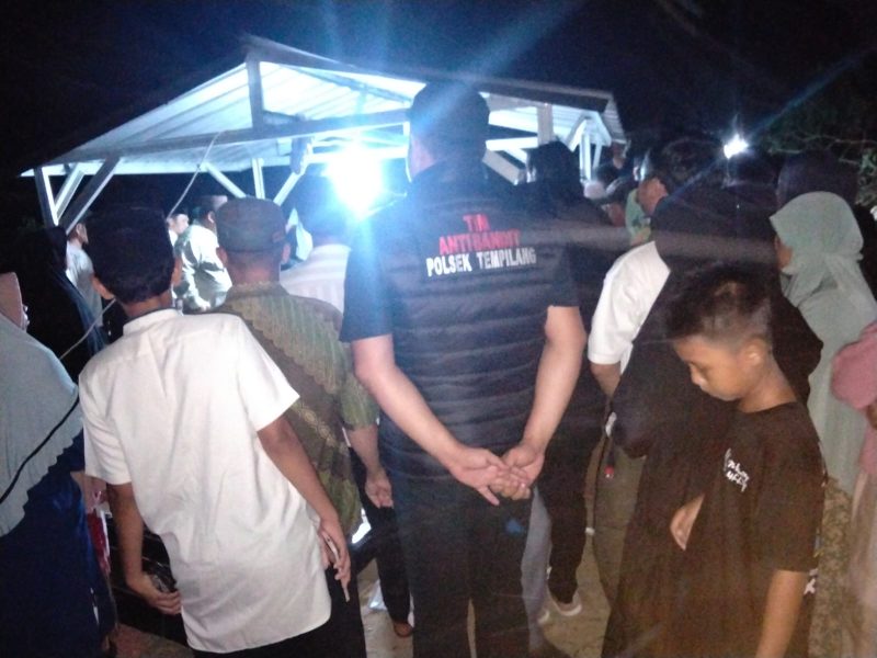 Duka di Perantauan, saat Keluarga dan Polsek Tempilang Jemput lalu Antar Jenazah Yuliva ke Peristirahat Terakhir