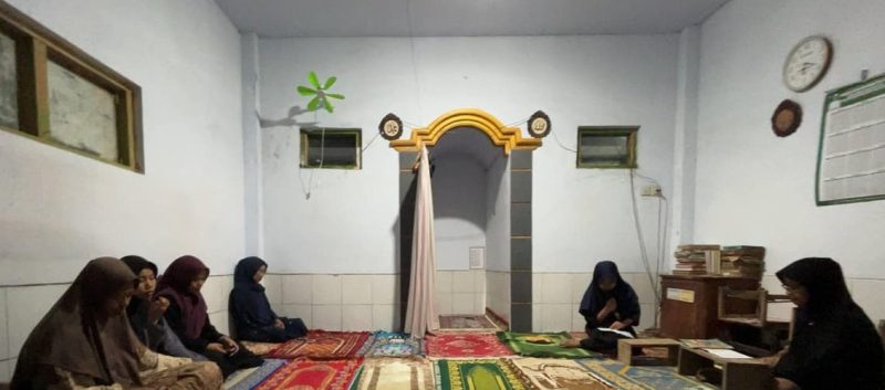 KKN 164 UINSA Ikuti Tradisi Sarwah Bersama Masyarakat Desa Alaspandan
