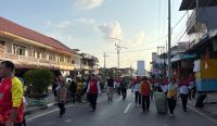Meriah Tanpa Sampah: Bupati Riza Herdavid Pimpin Operasi Semut usai Pawai Karnaval Hari Pertama