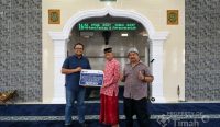 Senyum Jamaah Masjid Nurul Fatah Belitung: Hadirnya Karpet Baru PT Timah untuk Kenyamanan Beribadah 