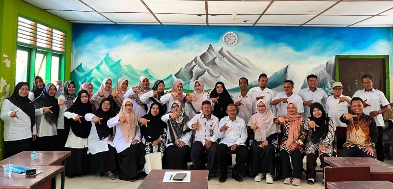 Tingkatkan Mutu Belajar, Dosen FKIP Unmuh Babel Ajak Guru SD Tempilang Kuasai Joyful and Deep Learning