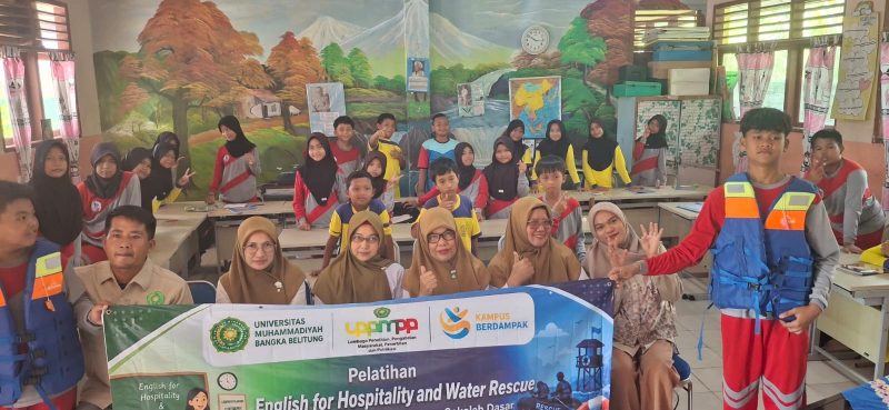 Dosen Unmuh Babel Bekali Guru SD Negeri 5 Belinyu Skill Bahasa Inggris dan Water Rescue