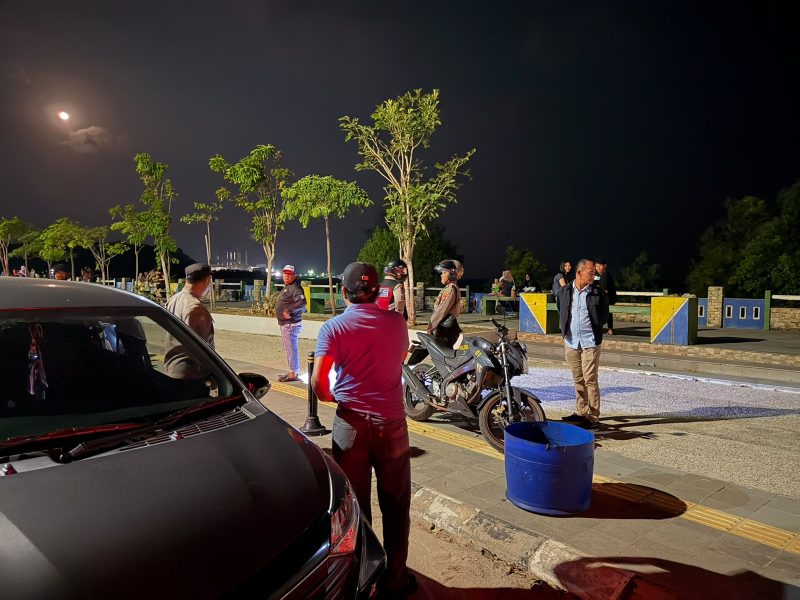 Polisi Masih Temukan Remaja Nongkrong di Pantai Mentok Tengah Malam