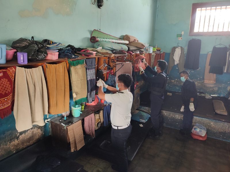Mendadak Dirazia, Ini Barang-Barang Terlarang yang Ditemukan di Kamar Rutan Muntok