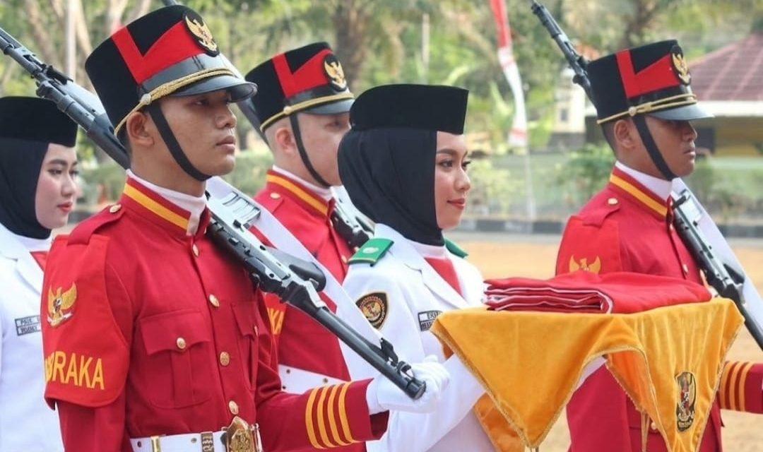 Dari Jungkir Balik hingga Baki Kehormatan: Senyum Tegar Rizkiani, Siswi SMKN 2 Sungaiselan Menjaga sang Saka