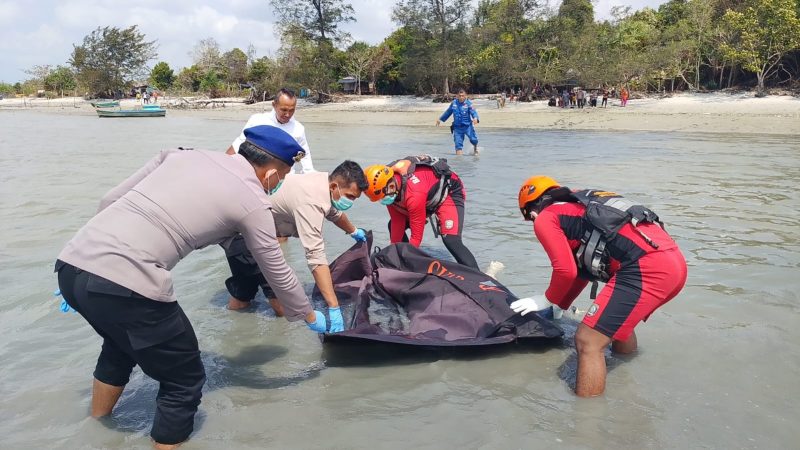 Geger! Mayat Laki-Laki Tanpa Identitas Ditemukan Mengapung di Perairan Tukak Sadai