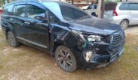 Kecelakaan lalu lintas yang melibatkan mobil Toyota Innova Reborn dan sepeda motor Yamaha Mio terjadi di Jalan Raya Pangkalpinang-Mentok, Desa Beruas,