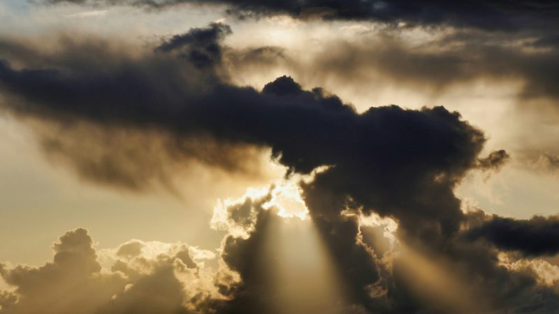 Cahaya Sebalik Awan