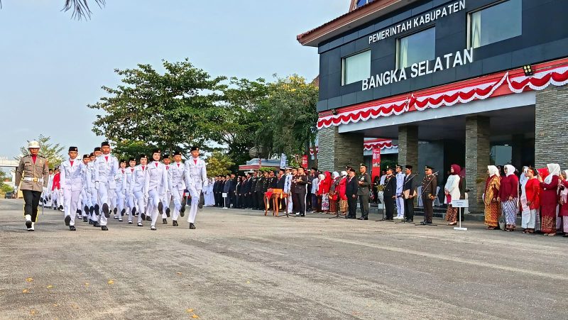 Berdiri Sejajar Tanpa Tenda, HUT ke-81 RI Pemkab Bangka Selatan Berlangsung Khidmat