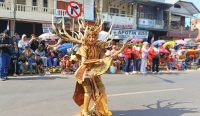 Jalan Sudirman Toboali Berwarna-warni, Fashion Karnaval Nusantara Basel Pukau Warga