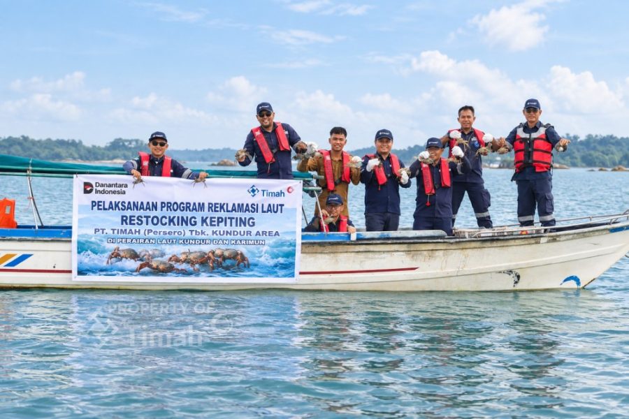 Merawat Ekosistem, Menjaga Asa Nelayan Kundur: PT Timah Lepas 1.000 Bibit Kepiting Bakau