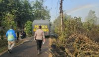 Cegah Karhutla Meluas, Mobil Water Cannon Polres Belitung Diterjunkan ke Desa Batu Itam