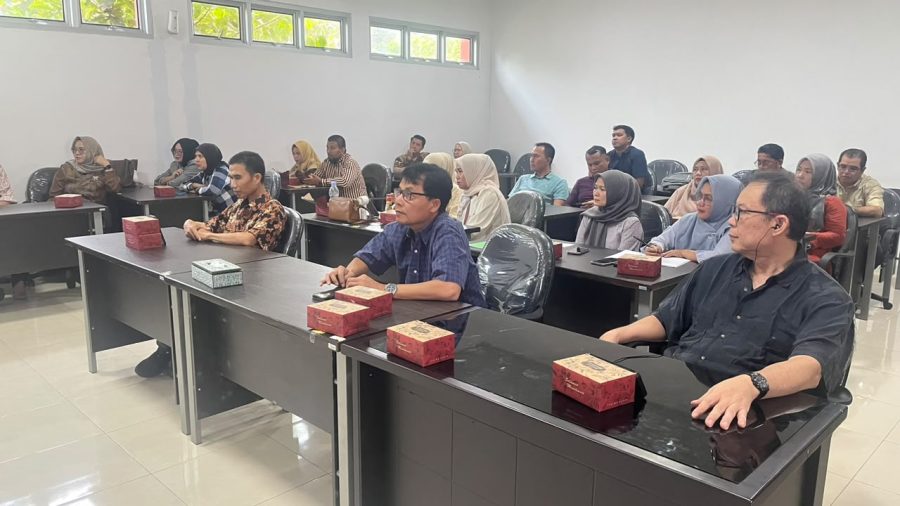 Kuliah Umum di Institut Pahlawan 12, Prof Andy: Butuh Collaborative Governance Menuju Indonesia Emas 2025
