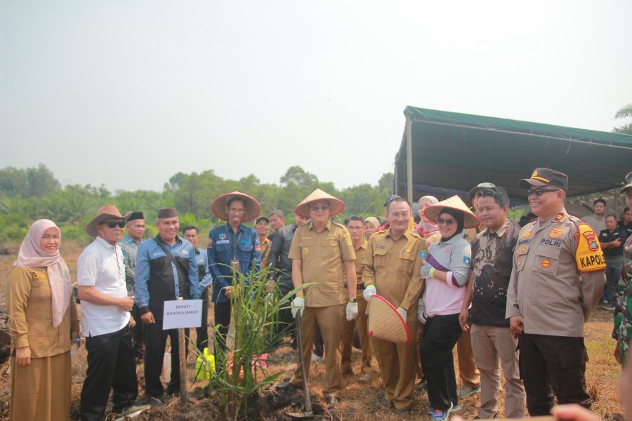 Bupati Markus Sebut Program PSR Jadi Kesempatan Emas Petani Sawit di Desa Tebing
