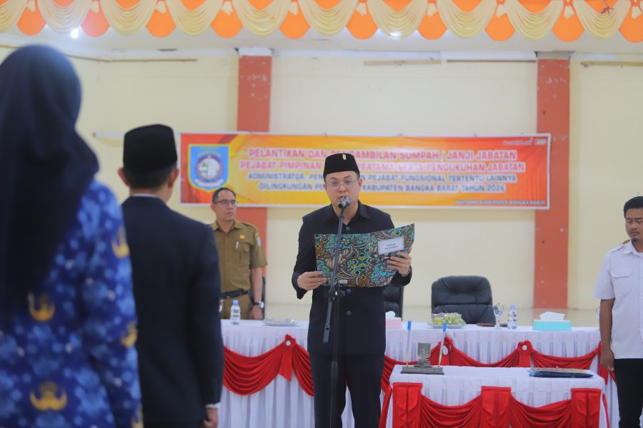 Lantik Tiga Kepala OPD Baru, Bupati Markus Harap Kerja Cepat dan Adaptif Digital