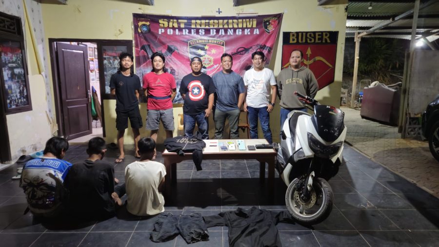 Terekam CCTV Asyik Berjoget Usai Kuras ATM Rp10 Juta, 3 Pemuda di Sungailiat Diringkus. (Foto dok Polres Bangka)