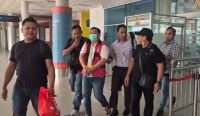Direktur PT HKL, Terpidana Korupsi KUR Bank Sumsel Babel Tiba di Bangka dengan Tangan Terborgol