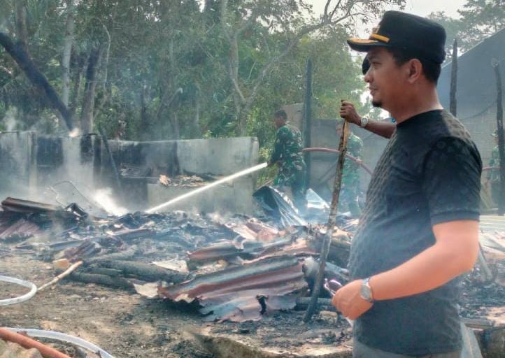 Kebakaran Hebat di Desa Cupat: 4 Rumah Rata dengan Tanah, Korban Syok hingga Pingsan