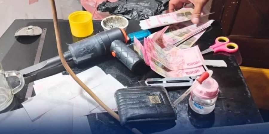 Markas Uang Palsu di Rangkui Digerebek: Polisi Sita Rp16,3 Juta Siap Edar dan Alat Isap Sabu