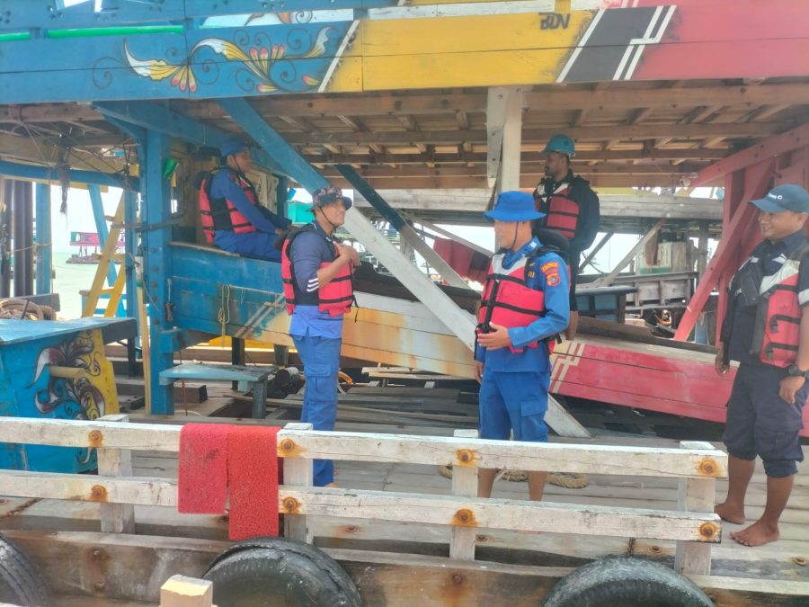 Polairud Beri Deadline 3 PIP Tanpa SILO di Tanjung Bunga, Segera Tarik Ponton ke Darat
