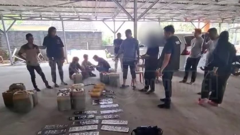 Polisi Gerebek Rumah Penimbunan BBM Subsidi di Belinyu, 14 Kendaraan dan 6 Orang Diperiksa