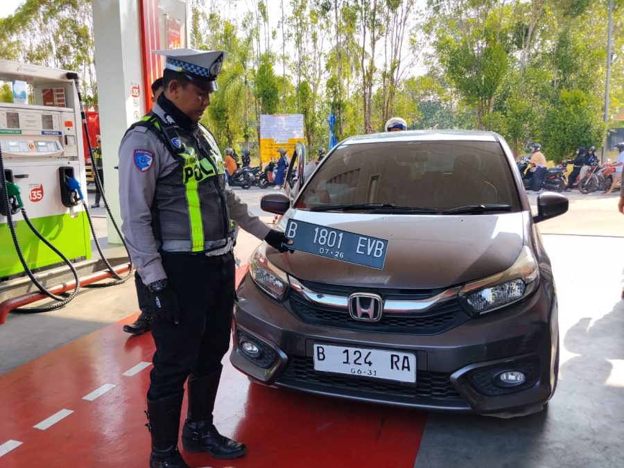 Pakai TNKB Palsu dan Tanpa Kelengkapan Surat, Mobil serta Motor Diangkut Satlantas Polres Belitung