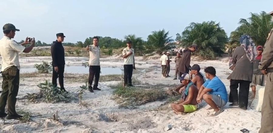Penambang Kabur, Satpol PP Bangka Barat Sita Alat Tambang yang Rusak Jalan Parit Empat