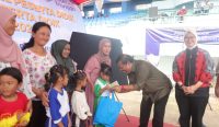 Senyum Bahagia 1.000 Pelajar Pangkalpinang Menerima Bantuan Seragam dan Tabungan Sekolah