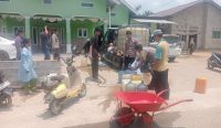 Atasi Kekeringan, Polsek Tempilang dan PT Sawindo Salurkan 4 Ton Air Bersih ke Warga Tanjung Niur