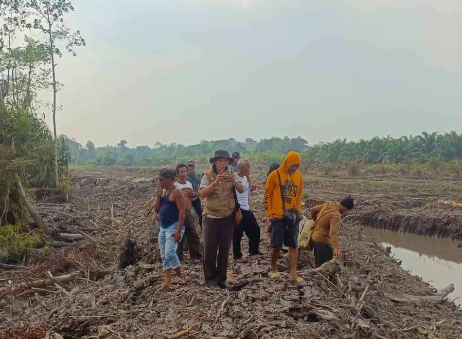 Pemkab Babar Cek Langsung Hulu Sungai Butun, Warga Tumbak Petar Minta Sampaikan Data Sesuai Fakta Lapangan