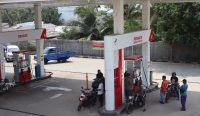 Pengaturan Jam Bikin Antrean Pertalite SPBU Manggar Makin Ringkas, Warga Tak Perlu Antre Lama