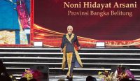 Anggun dan Memukau, Noni Hidayat Tampilkan Keindahan Tenun Cual Destiani di Kriyanusa 2026
