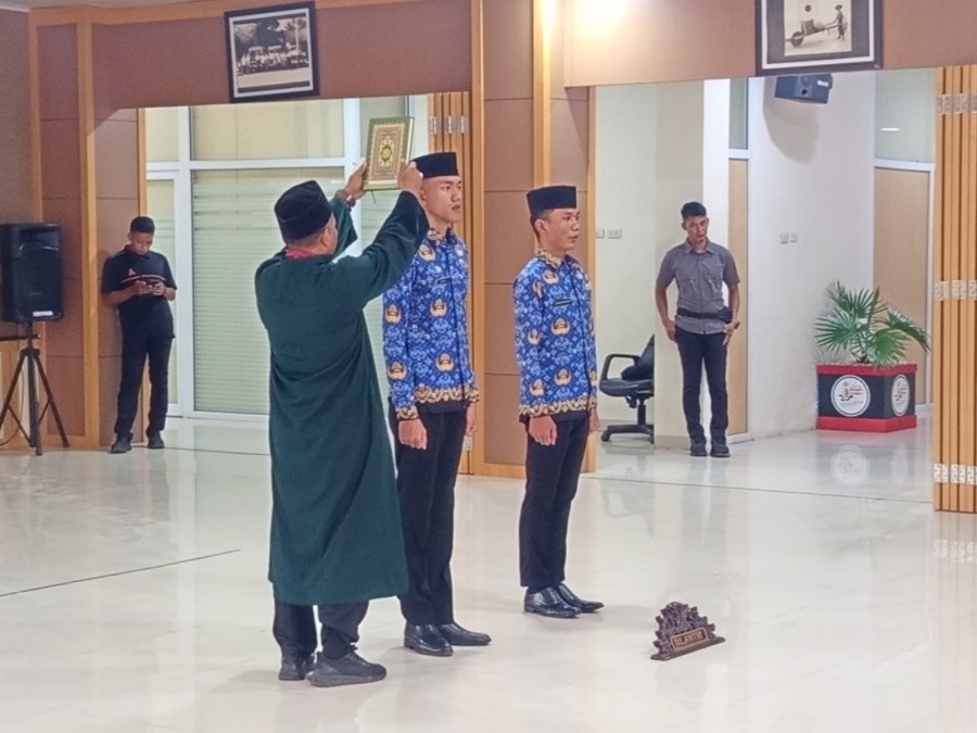 2 Lulusan IPDN Resmi Jadi PNS, Wabup Debby: Perkuat Pelayanan Publik