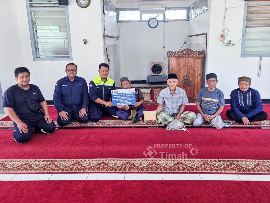 Atap Lapuk Dimakan Rayap, PT Timah Hadir Ulurkan Bantuan Renovasi Masjid Al Fatah Belitung Timur