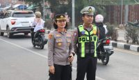 Peduli Keselamatan Pelajar, Kapolres Bangka Barat Turun ke Jalan dan Pimpin Upacara Serentak