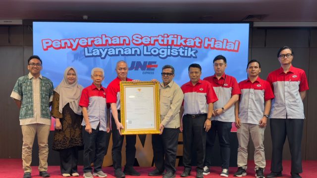 Kirim Paket Lebih Aman, JNE Terapkan Sistem Jaminan Produk Halal di Seluruh Operasional