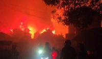Breaking News: Jago Merah Ngamuk, Puluhan Rumah di Dusun Serdang Hangus Dilalap Api