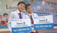 Dua Pelajar SDN 5 Tiram Dominasi Lomba Baca Puisi se-Babel