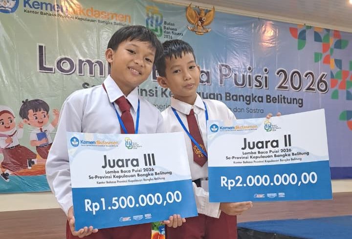 Dua Pelajar SDN 5 Tiram Dominasi Lomba Baca Puisi se-Babel