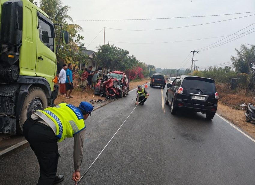 Brak! Truk Fuso vs Hondra Brio di Jelutung Bangka Tengah, 4 Orang Meninggal