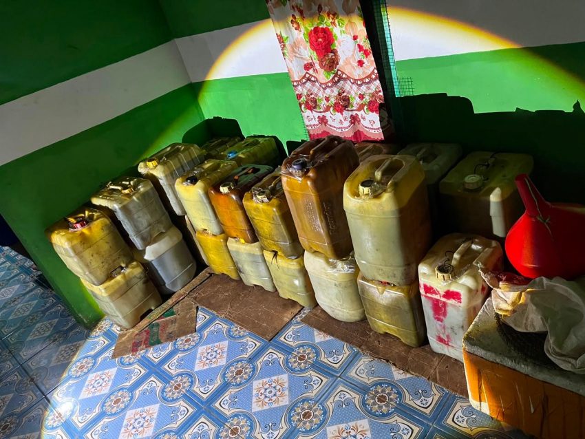 Polisi Ungkap Pengangkutan Solar Ilegal di Desa Semulut, Pelaku dan Mobil Carry Diamankan